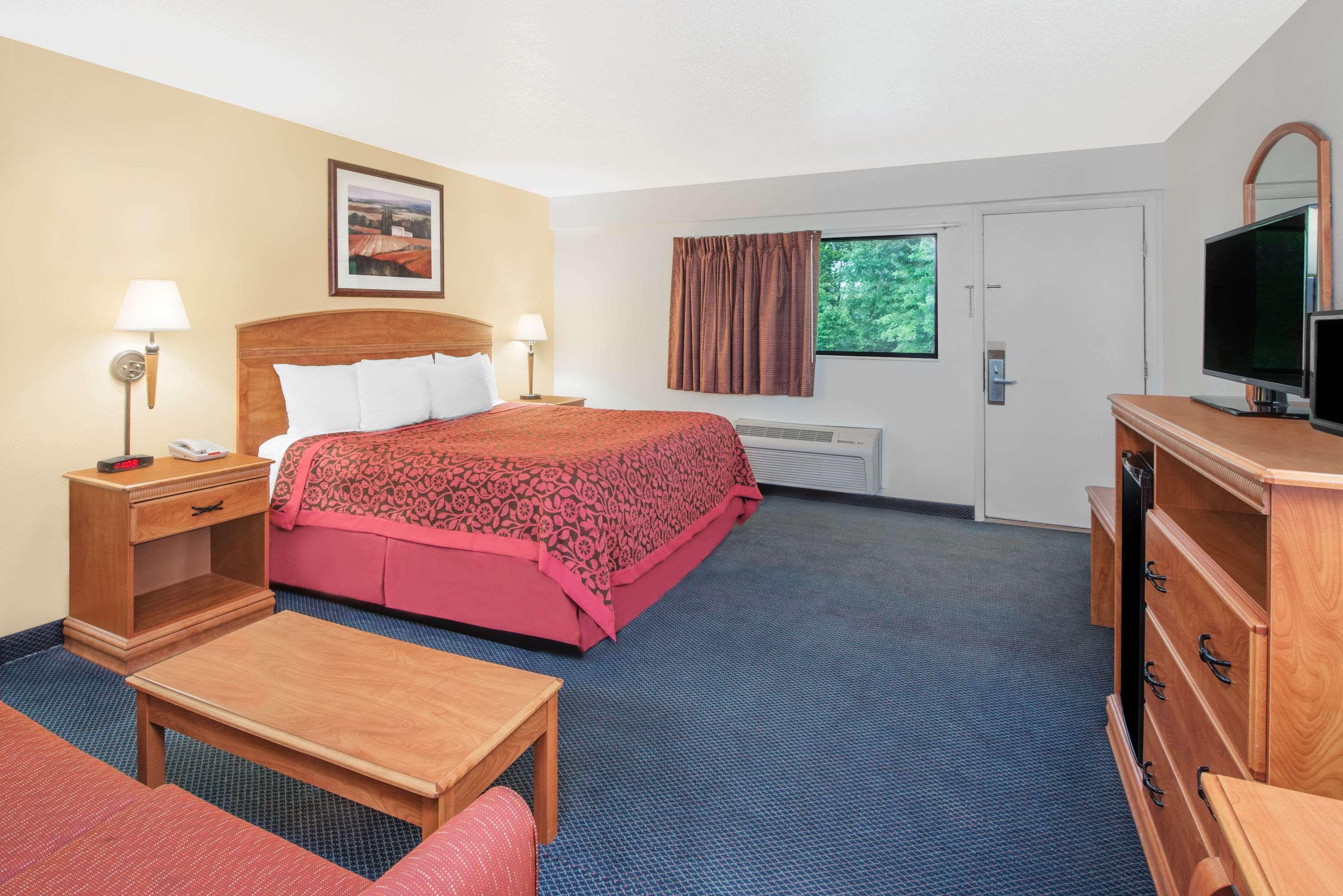 Days Inn By Wyndham Kingdom City Ngoại thất bức ảnh