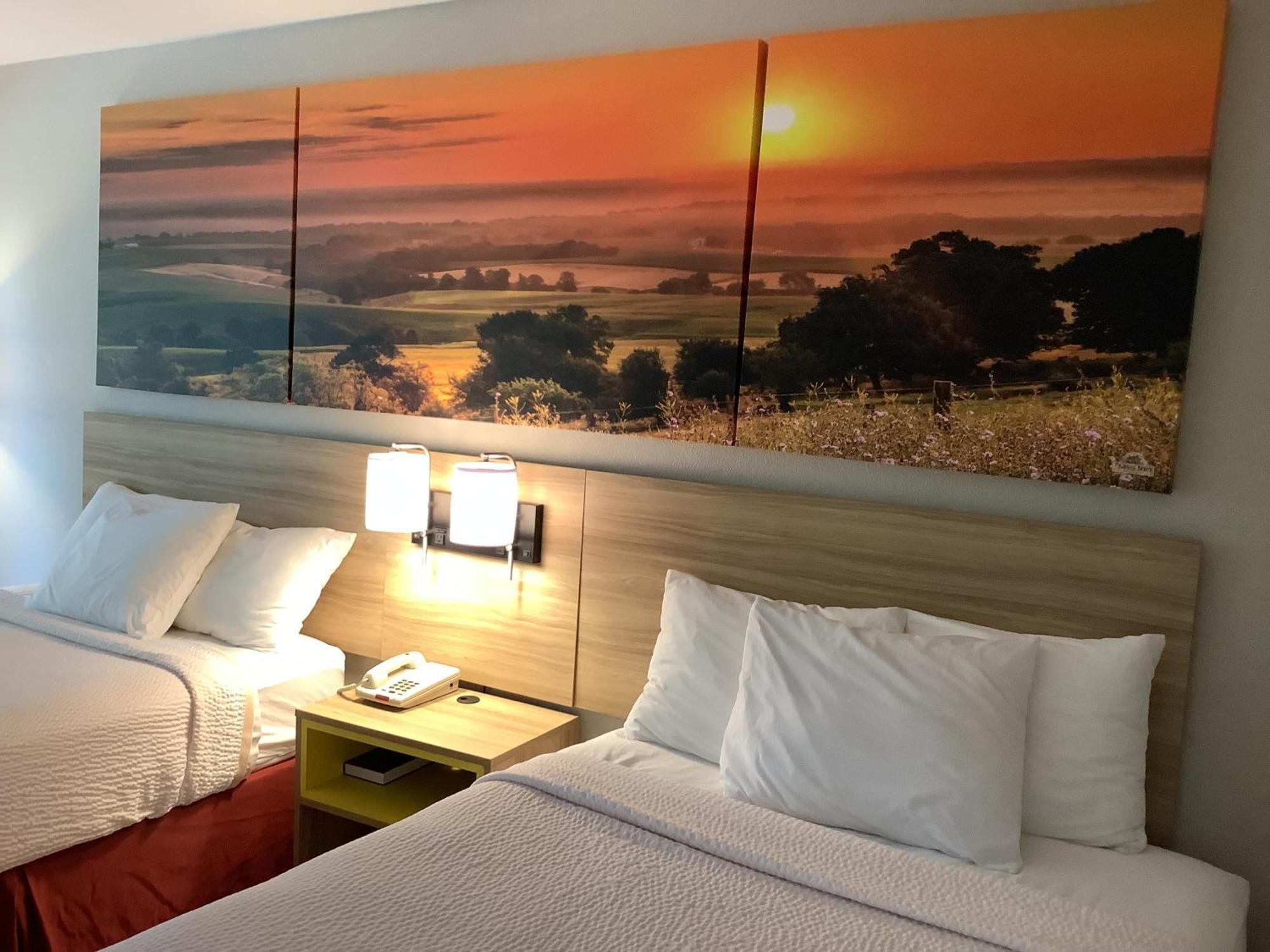 Days Inn By Wyndham Kingdom City Ngoại thất bức ảnh