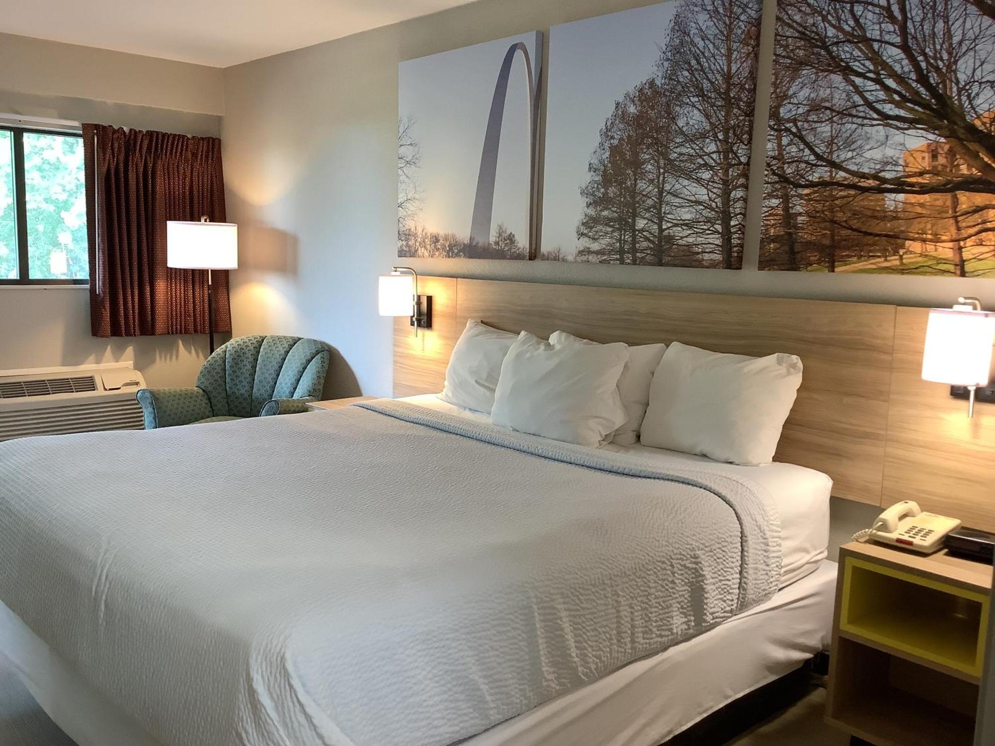 Days Inn By Wyndham Kingdom City Ngoại thất bức ảnh