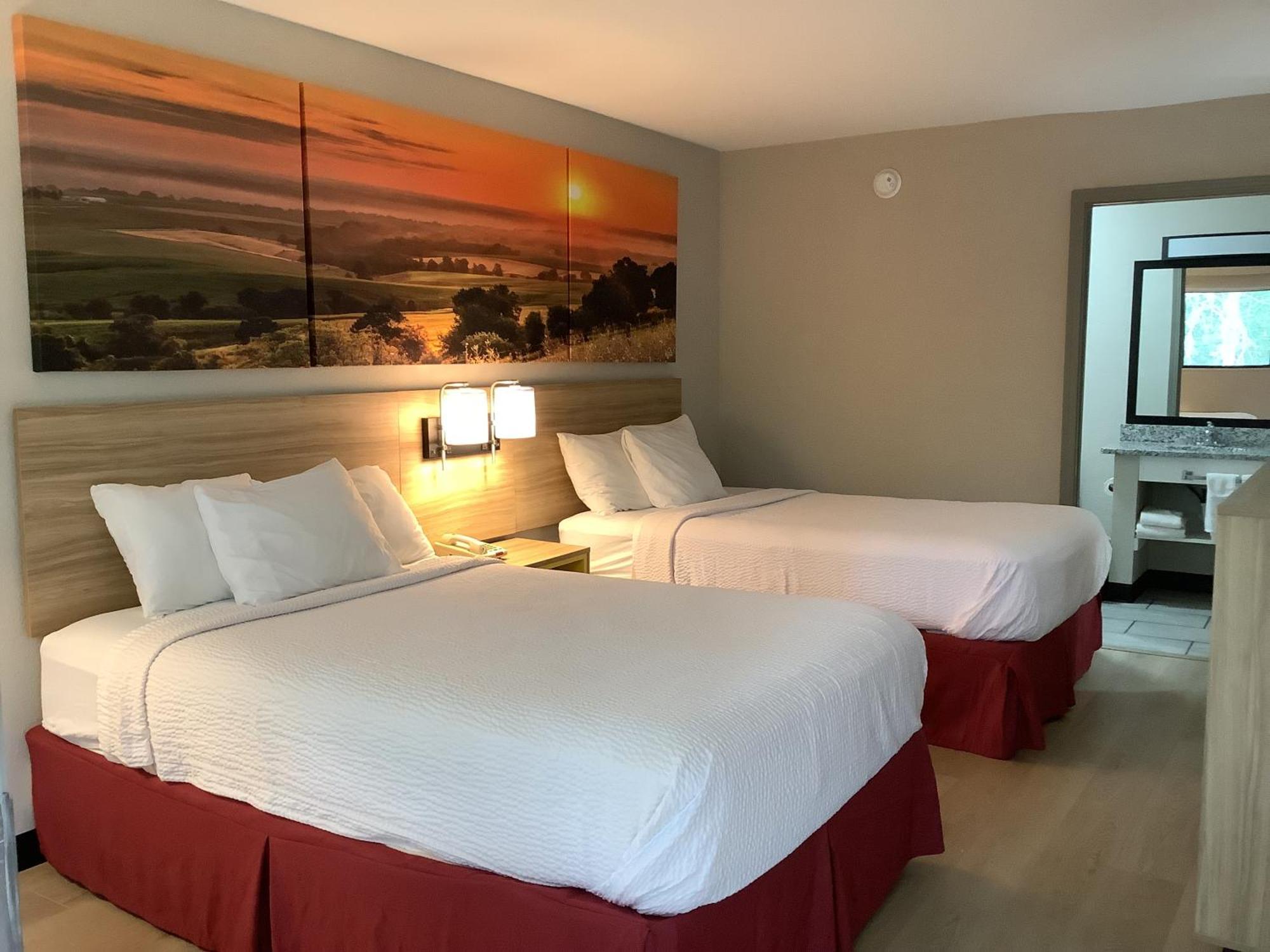 Days Inn By Wyndham Kingdom City Ngoại thất bức ảnh