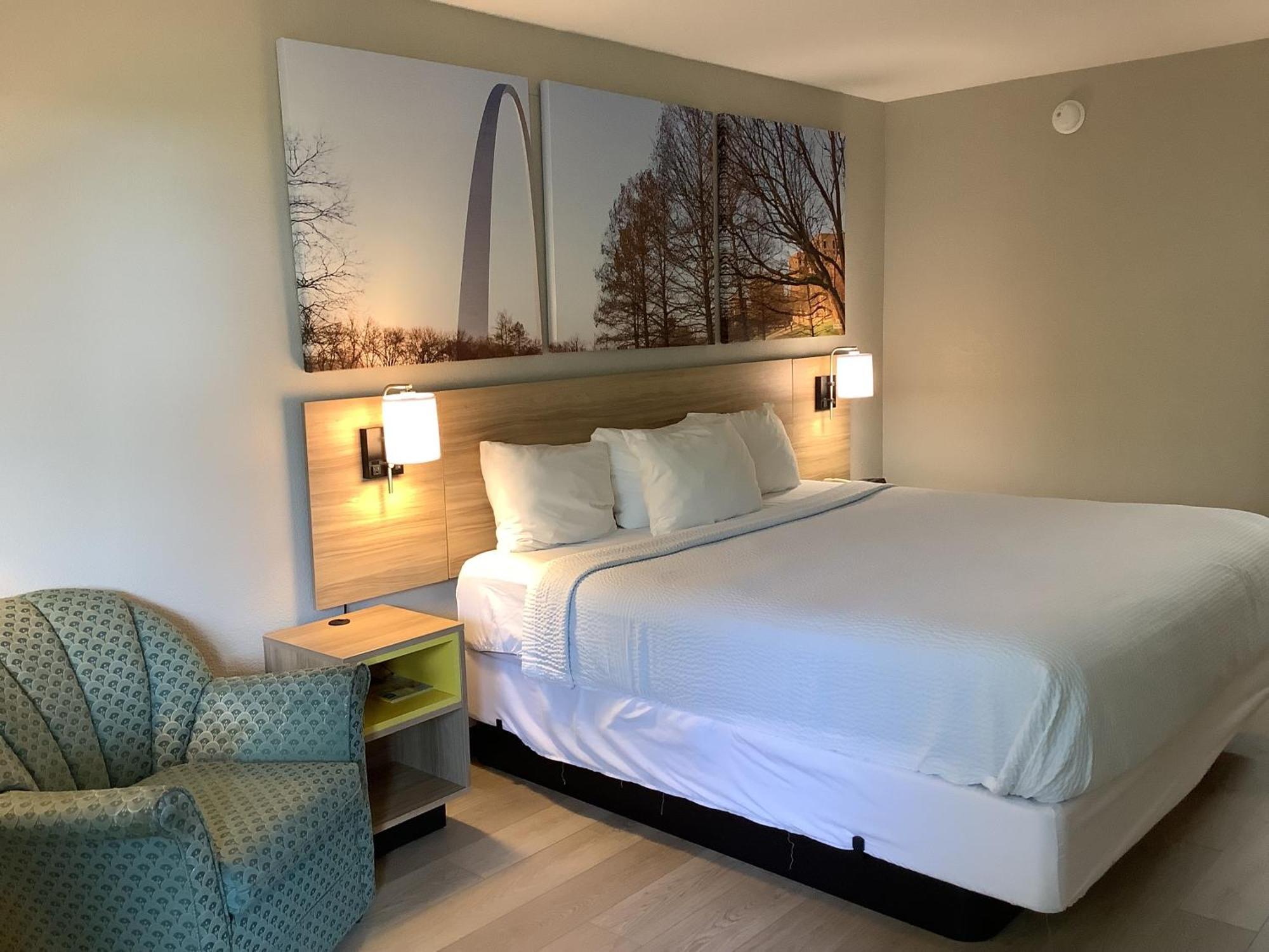 Days Inn By Wyndham Kingdom City Ngoại thất bức ảnh