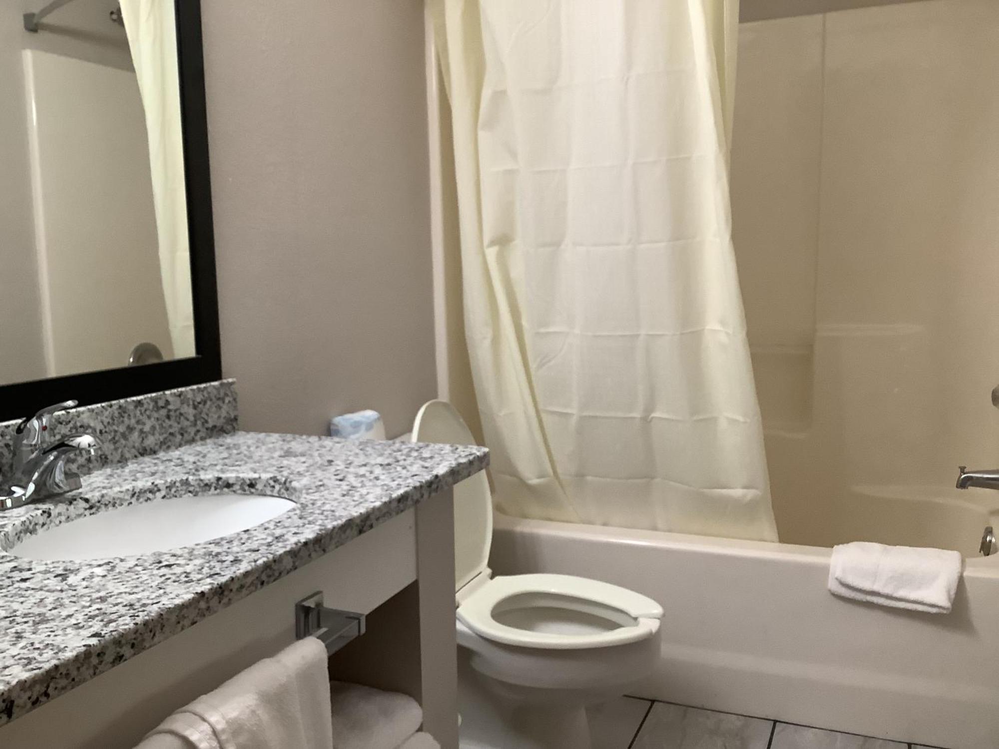 Days Inn By Wyndham Kingdom City Ngoại thất bức ảnh