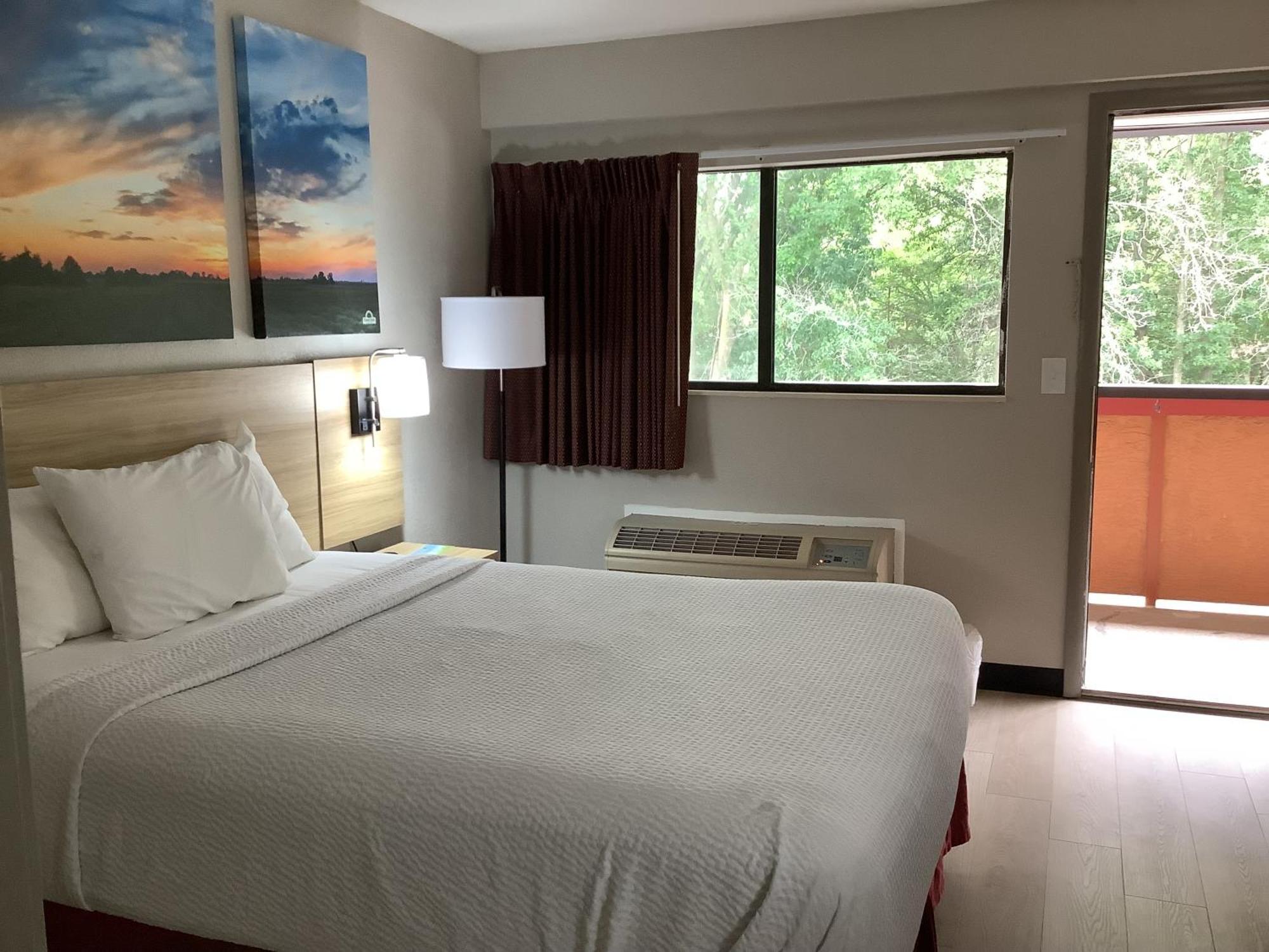 Days Inn By Wyndham Kingdom City Ngoại thất bức ảnh