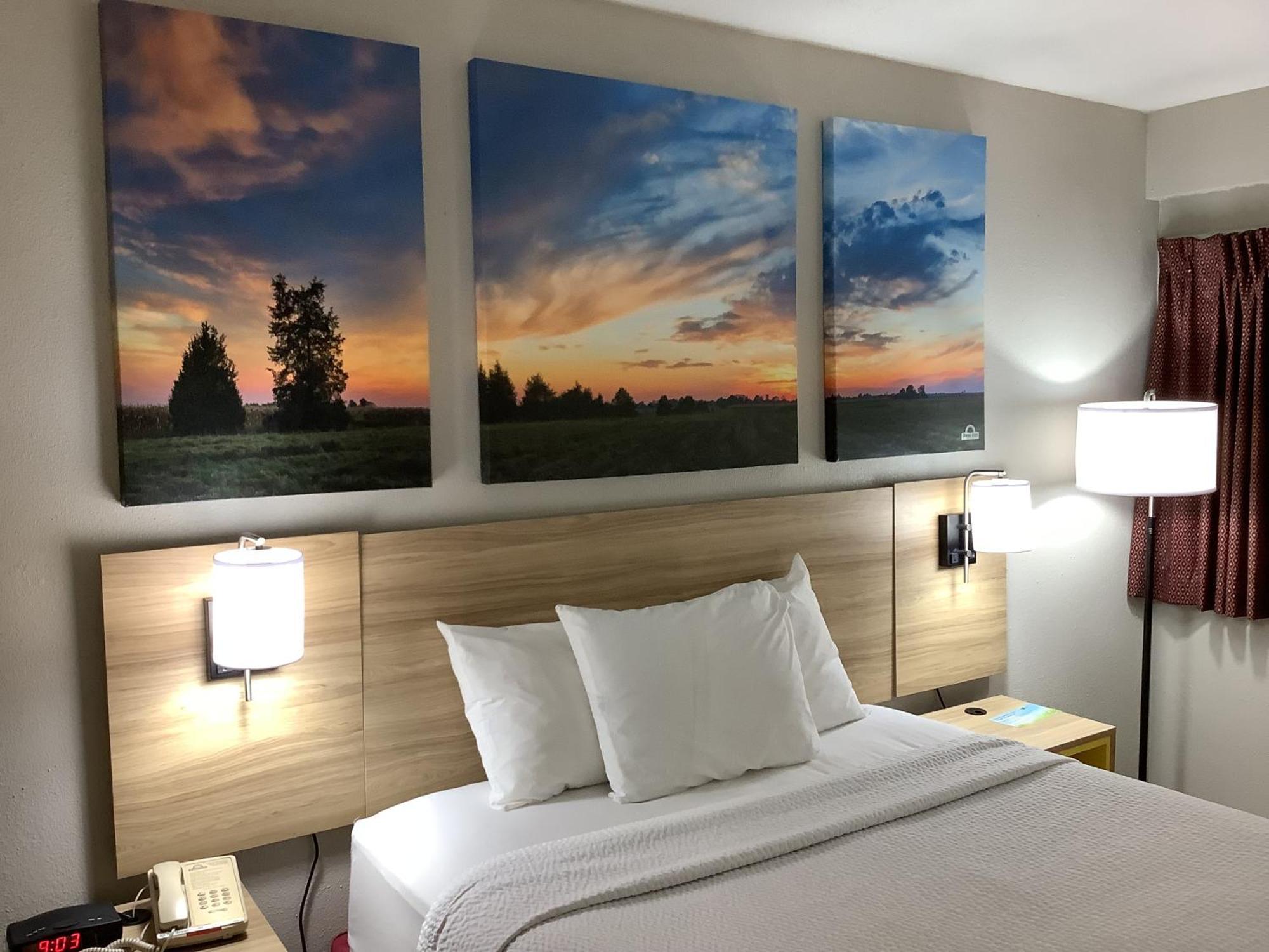 Days Inn By Wyndham Kingdom City Ngoại thất bức ảnh