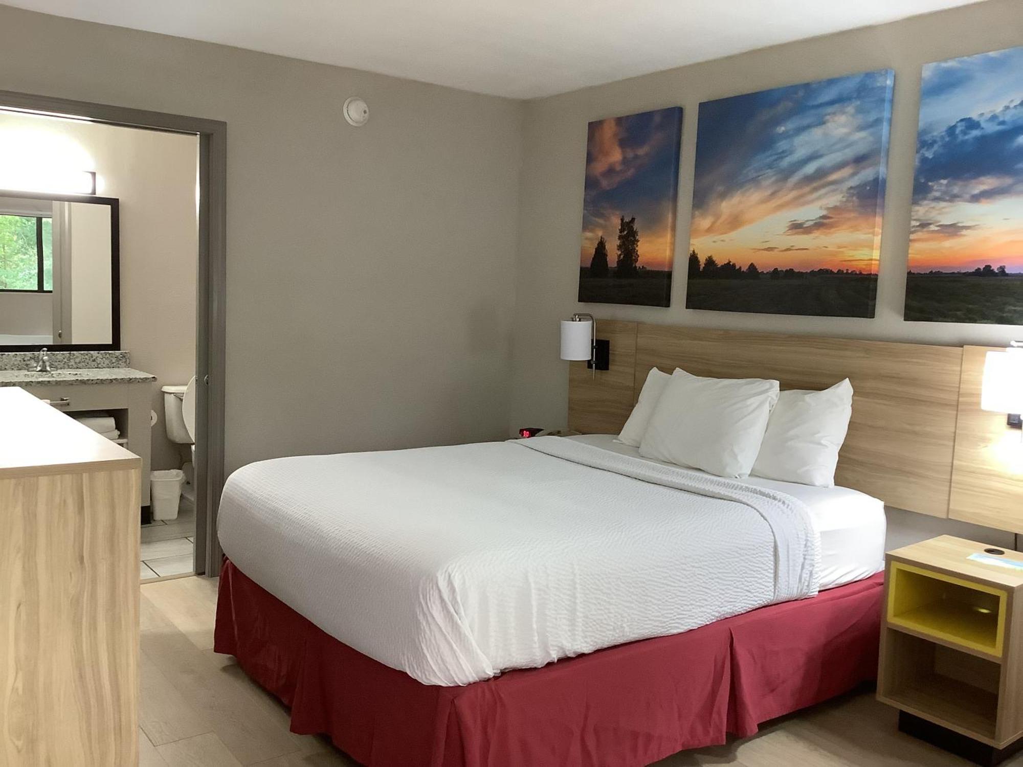 Days Inn By Wyndham Kingdom City Ngoại thất bức ảnh