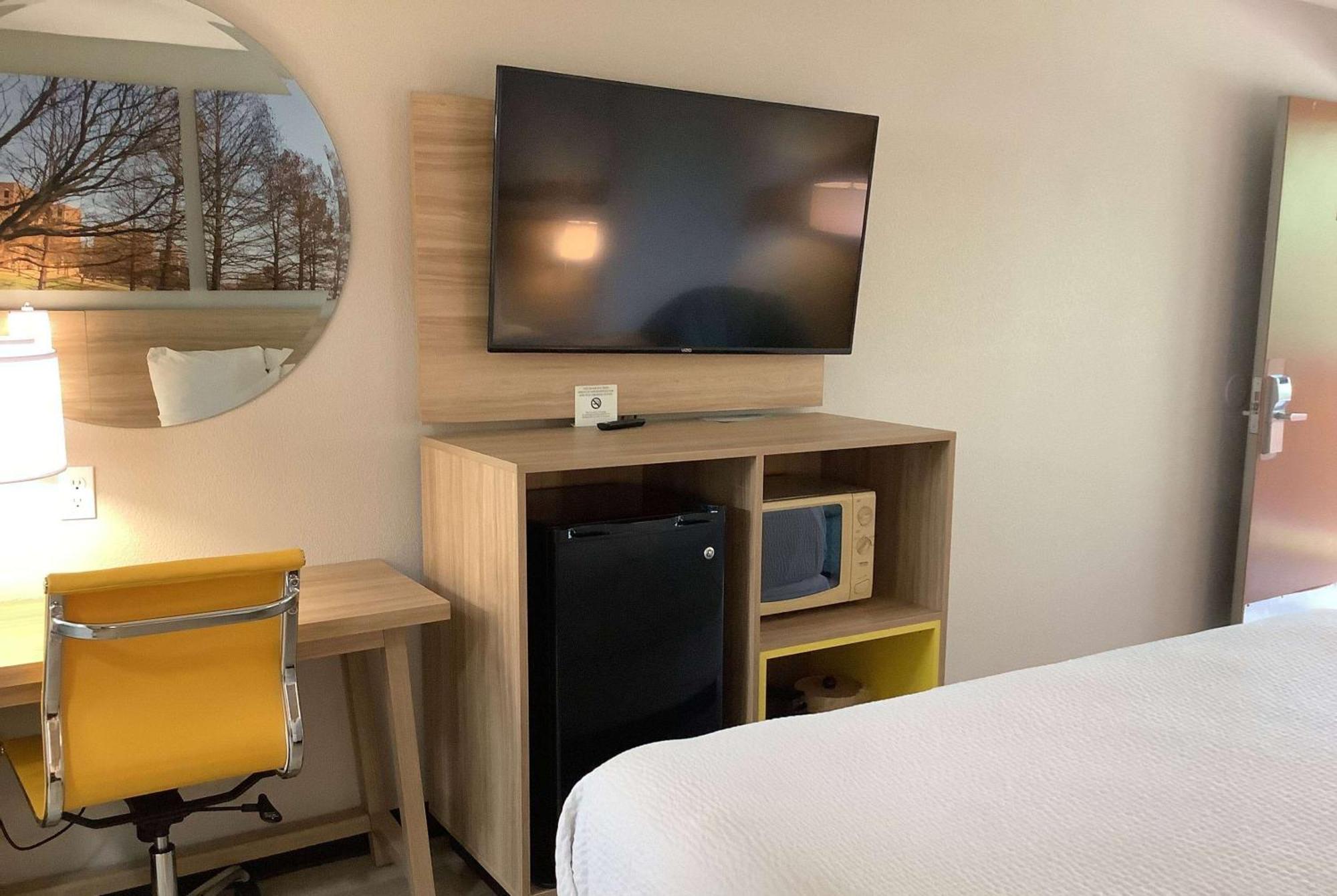 Days Inn By Wyndham Kingdom City Ngoại thất bức ảnh