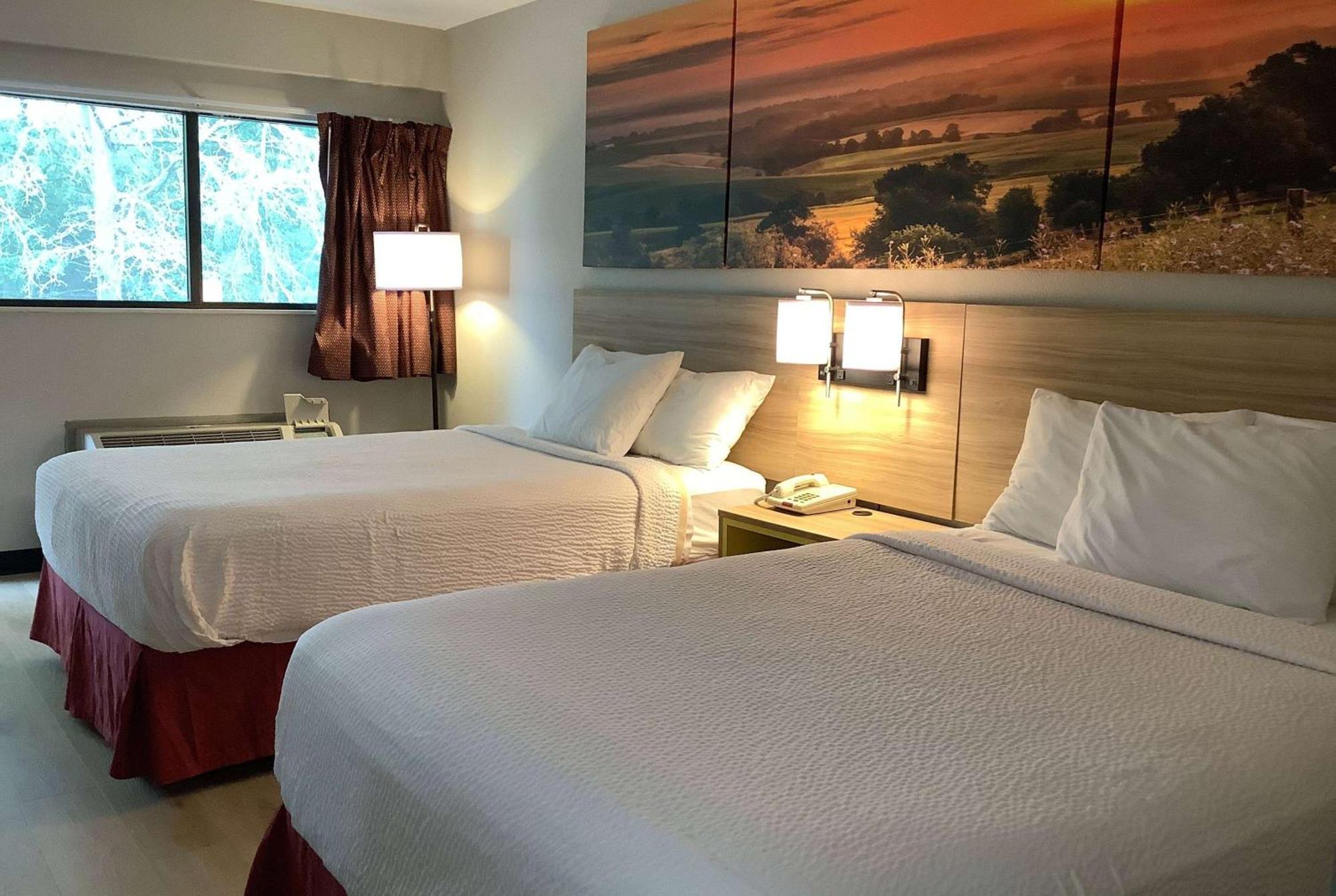 Days Inn By Wyndham Kingdom City Ngoại thất bức ảnh