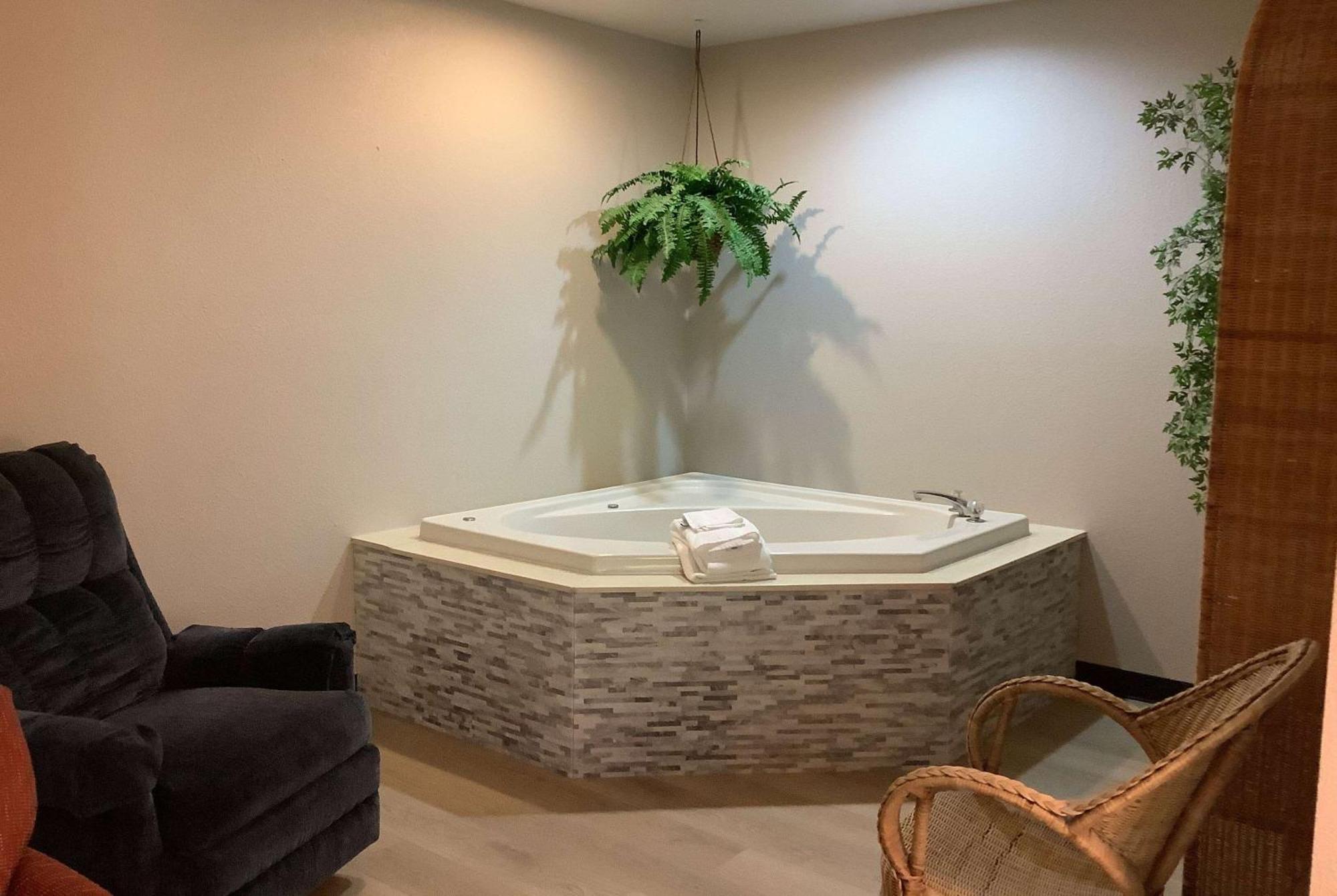 Days Inn By Wyndham Kingdom City Ngoại thất bức ảnh