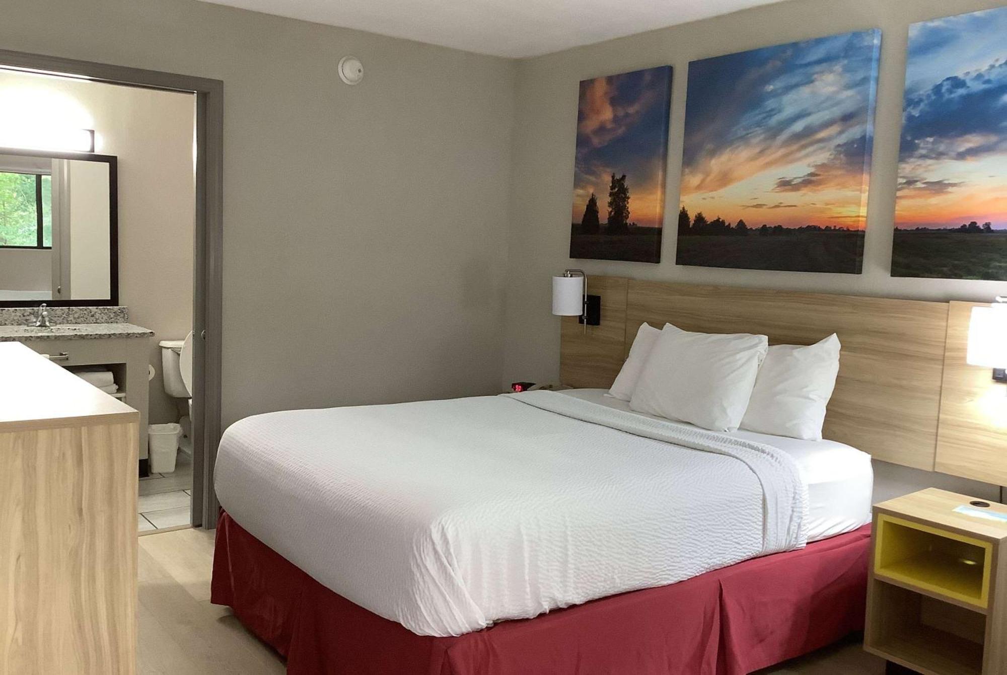 Days Inn By Wyndham Kingdom City Ngoại thất bức ảnh