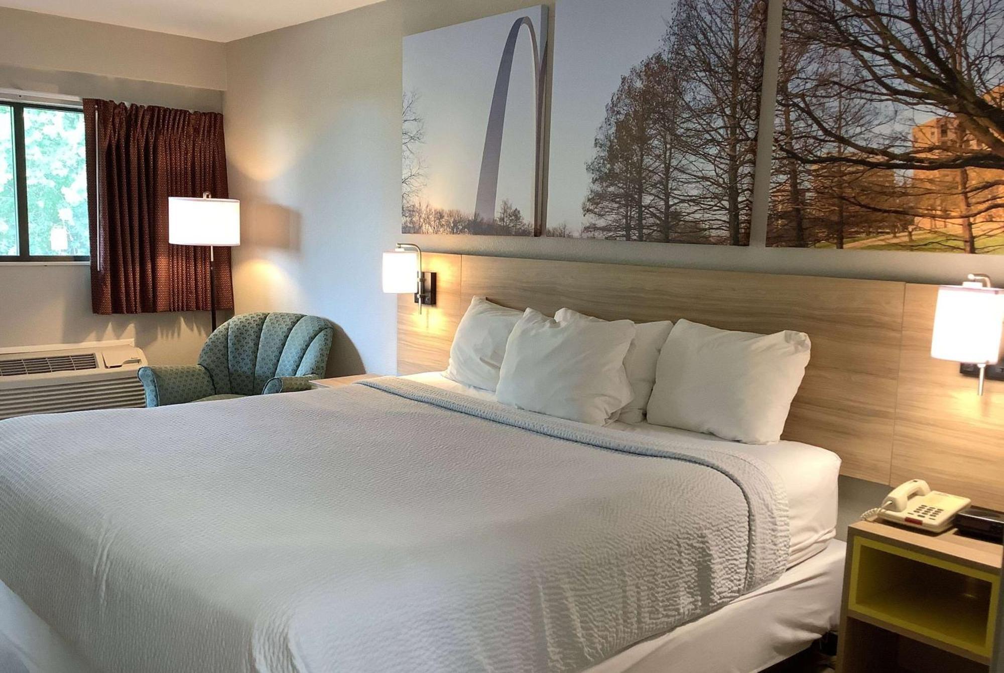 Days Inn By Wyndham Kingdom City Ngoại thất bức ảnh